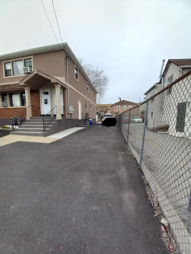 Photograph of 13 Clinton Avenue