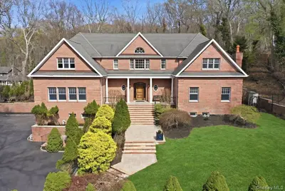Photograph of 60 Harbor Road
