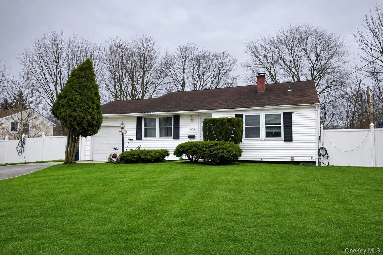 Photograph of 3108 Devon Avenue