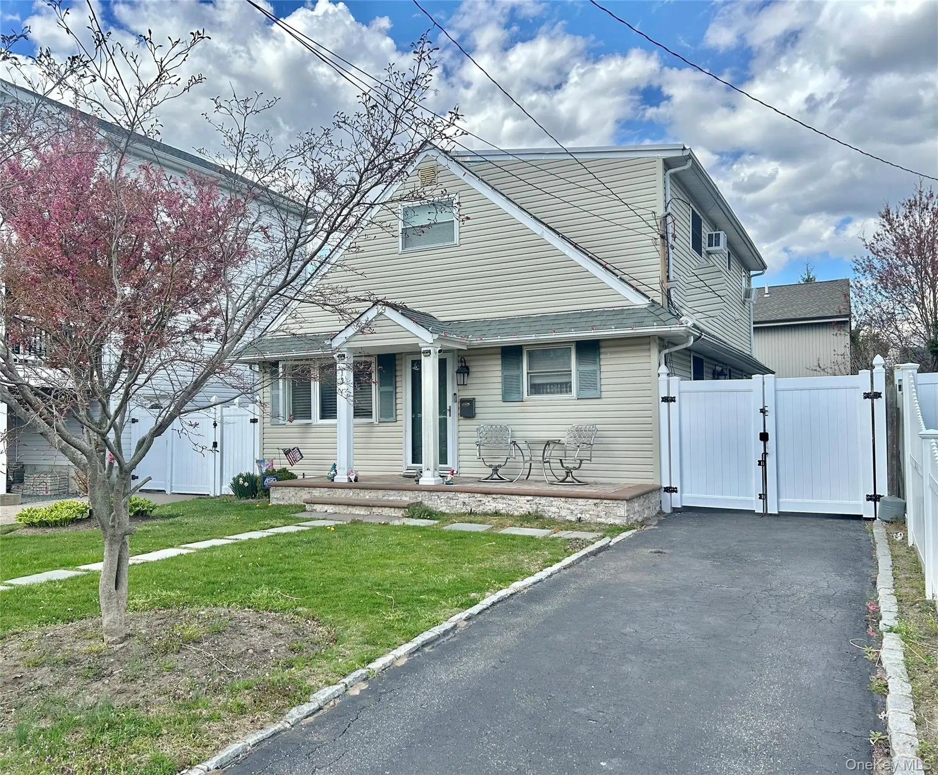 Photograph of 19 Tameling Avenue
