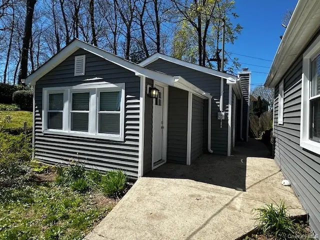 Photograph of 21-23 West Drive