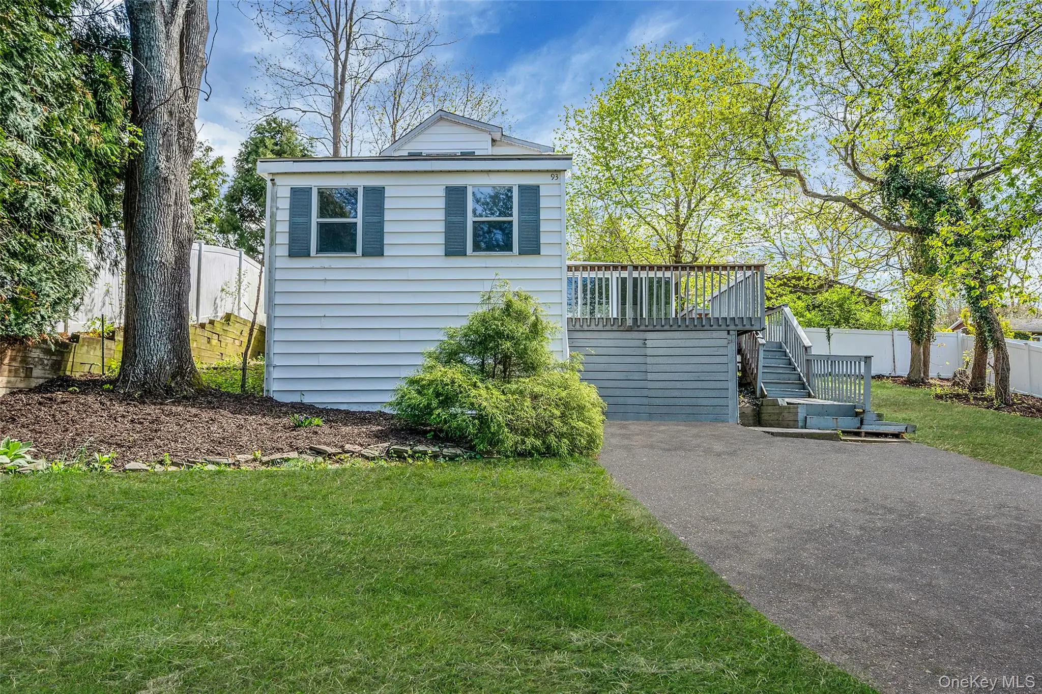 Photograph of 93 Maple Road