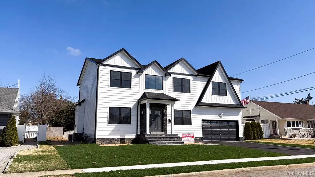 Photograph of 3421 Hawthorne Drive