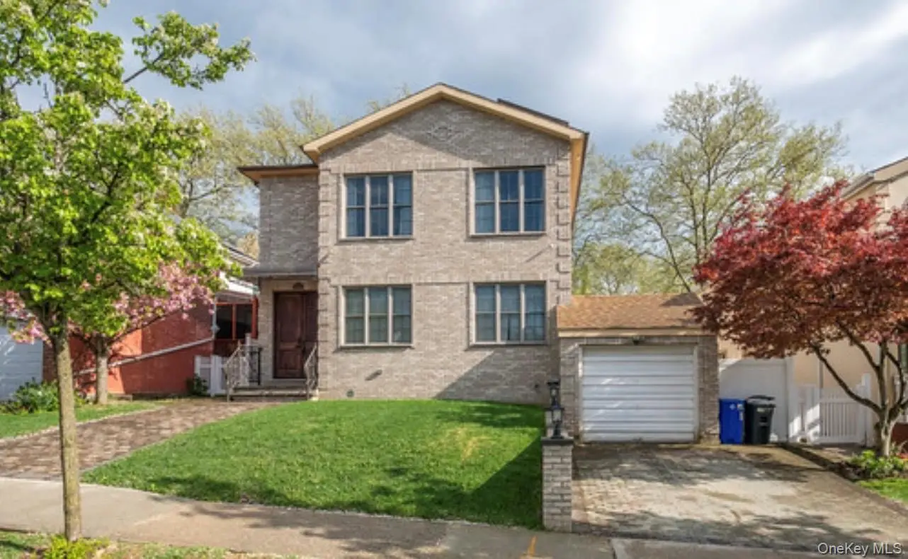 Photograph of 24814 Van Zandt Avenue