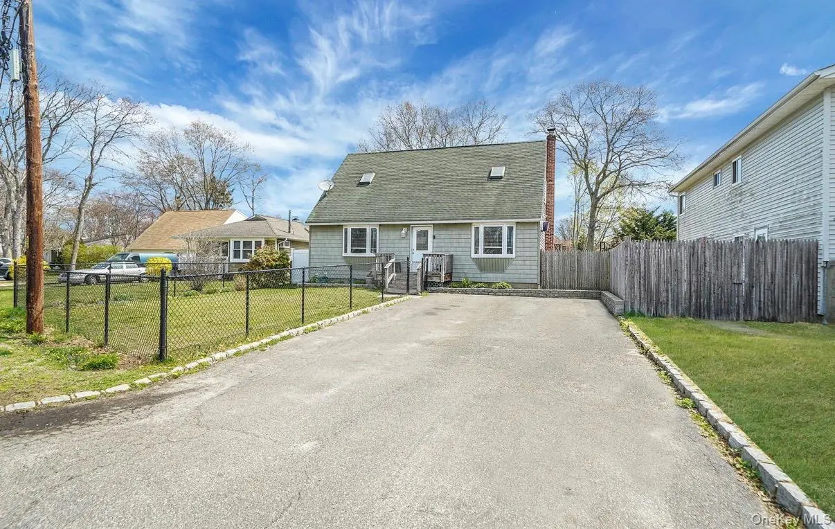 Photograph of 15 Maplewood Drive