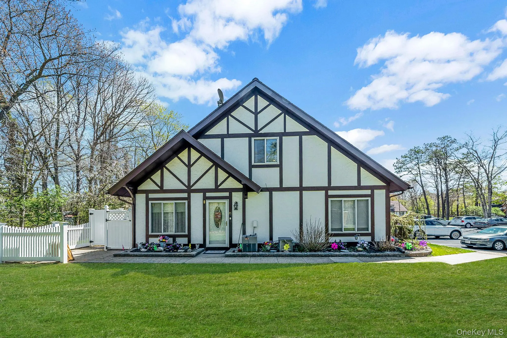 Photograph of 71 Crystal Rock Court