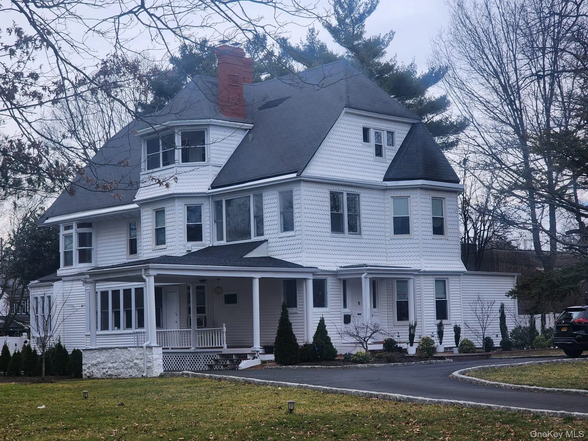 Photograph of 129 Hilton Avenue