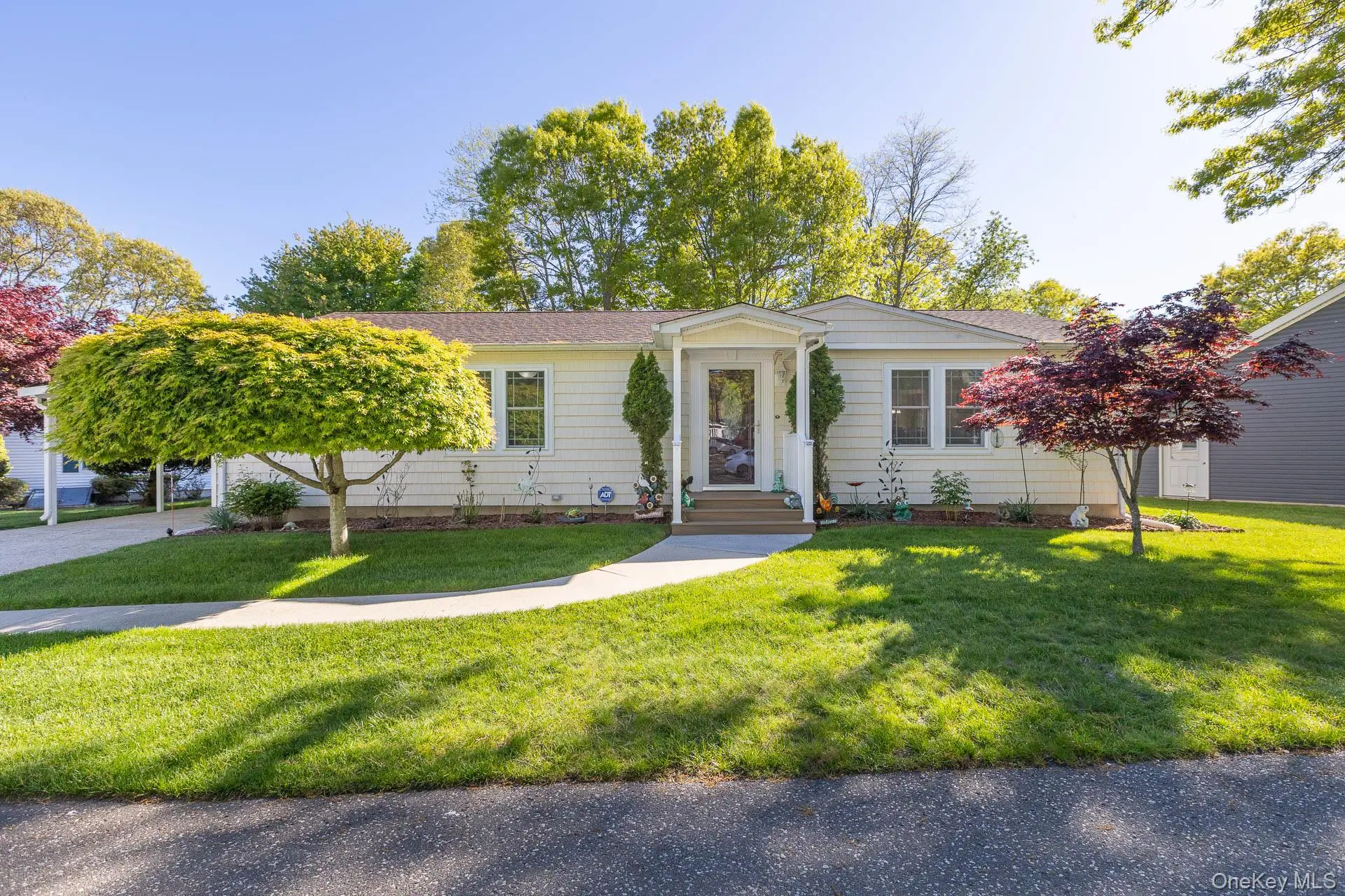Photograph of 1407 Middle Road