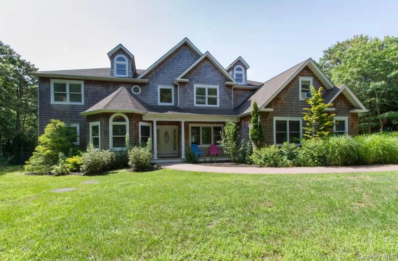 Photograph of 155 Chardonnay Drive