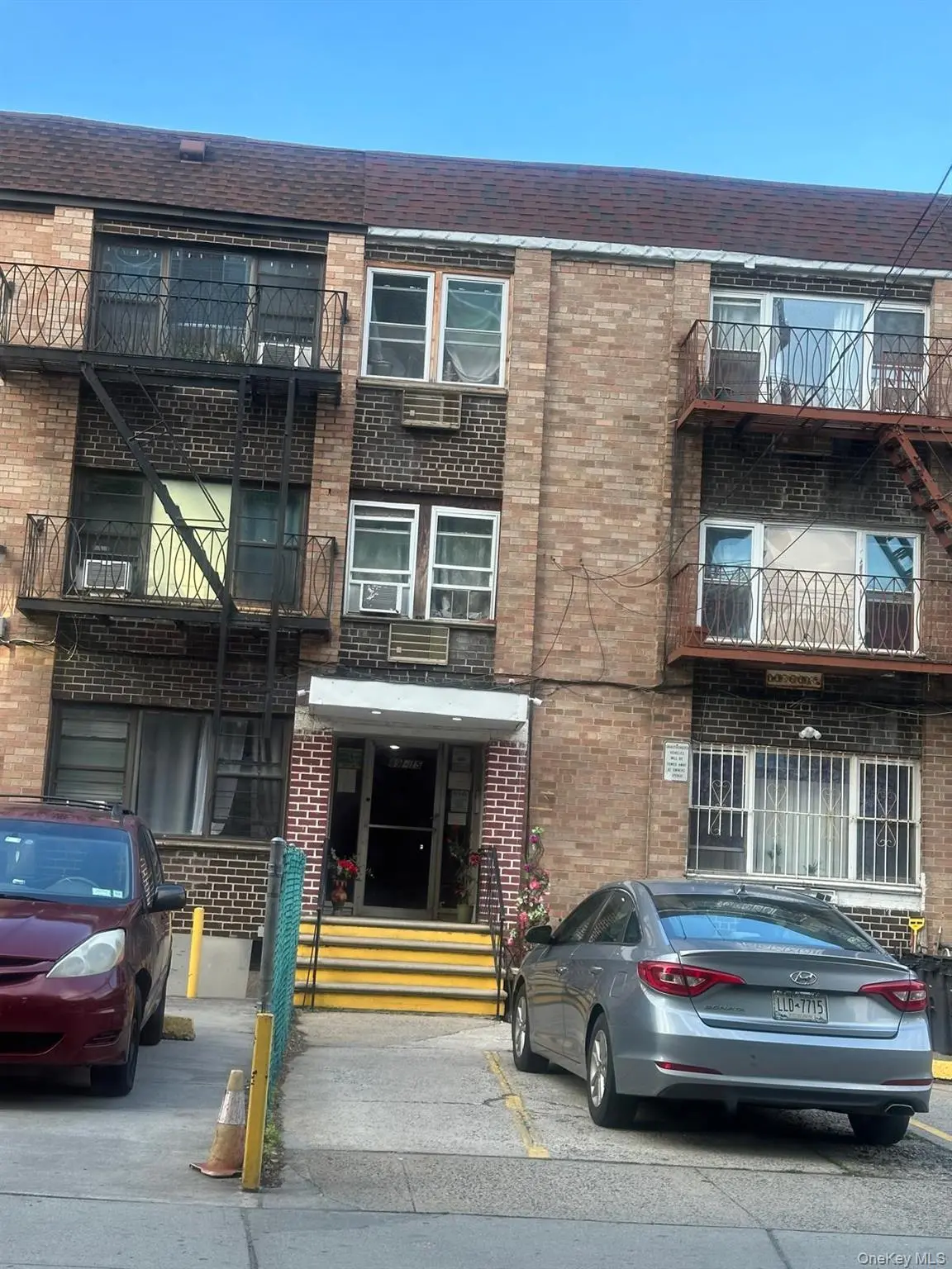 Photograph of 8915 170th Street