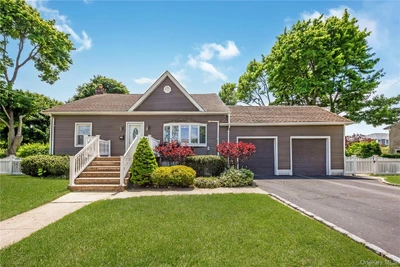 Photograph of 517 Herzel Boulevard