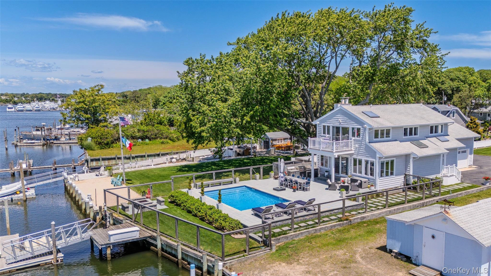 Photograph of 81 Beach Road