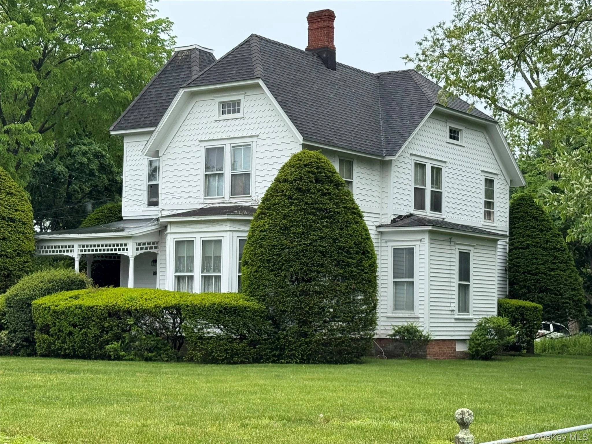 Photograph of 454 Main Street