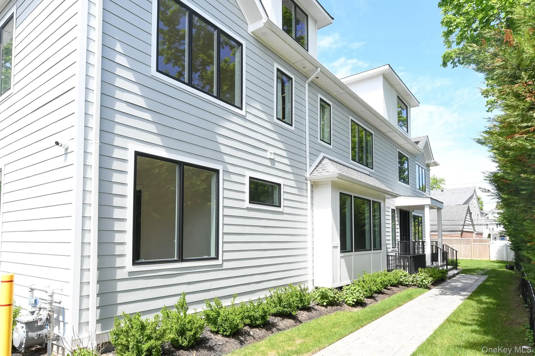 Photograph of 8 Sealy Drive