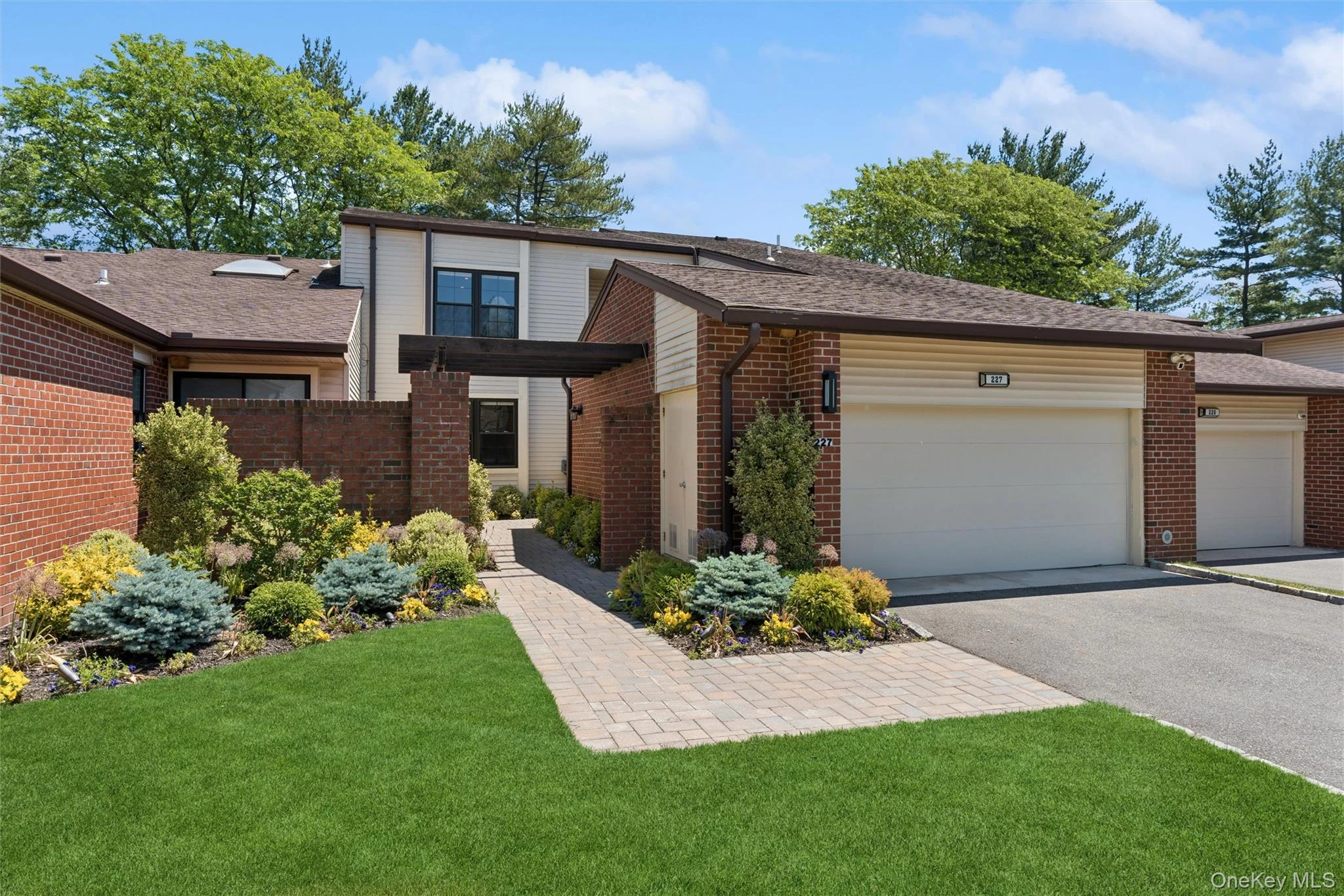 Photograph of 227 Ibis Court