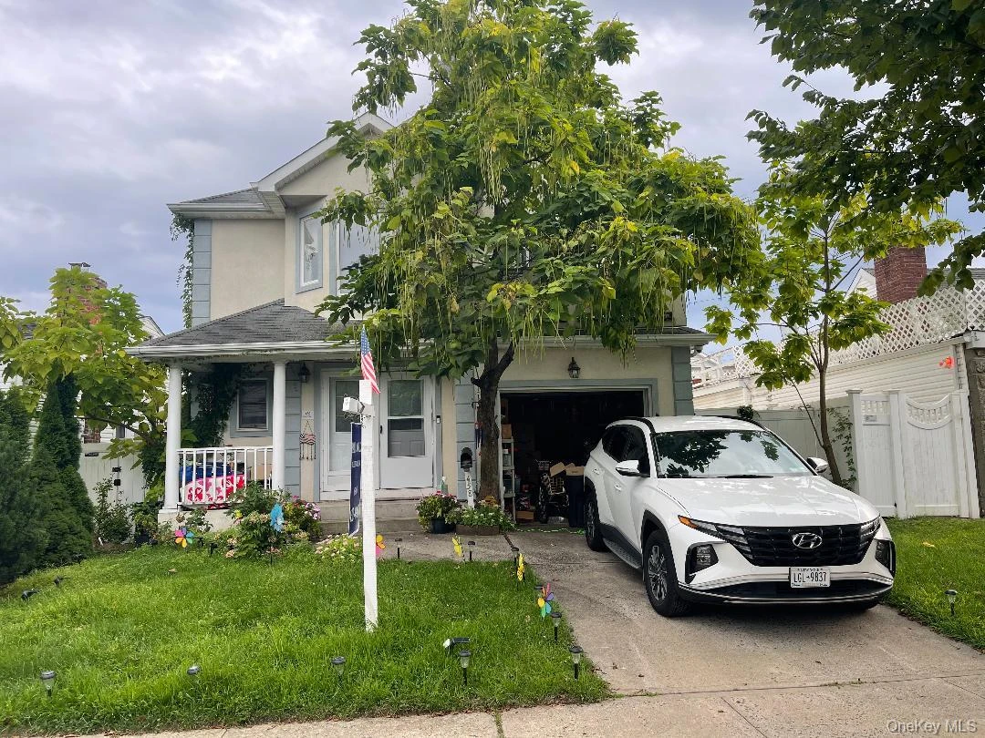 Photograph of 458 Pine Street