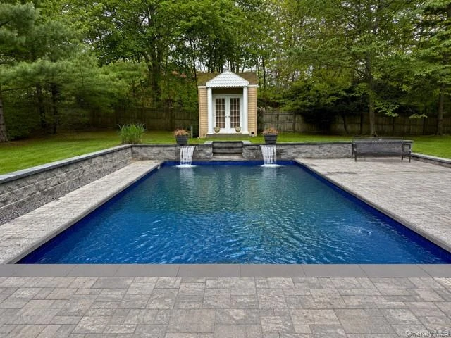 Photograph of 40 Timberpoint Drive