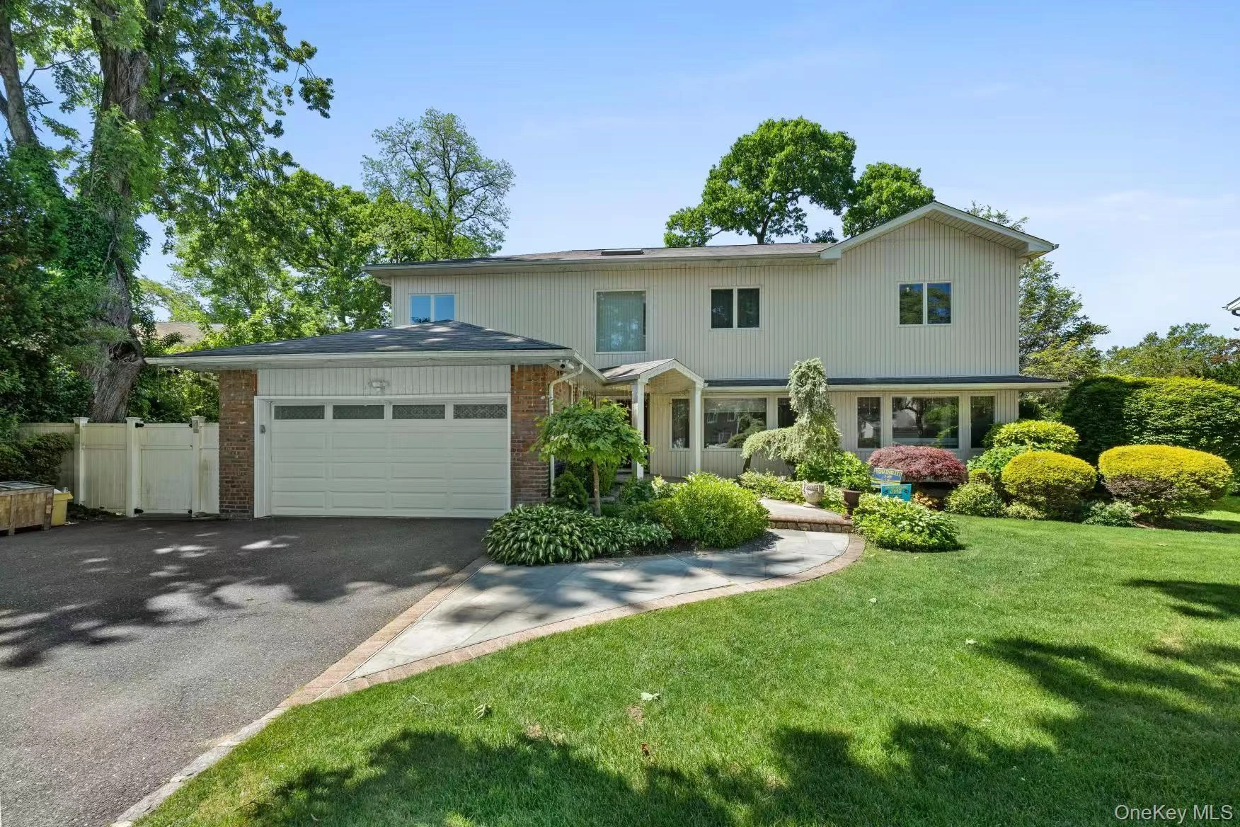 Photograph of 24 Holly Lane