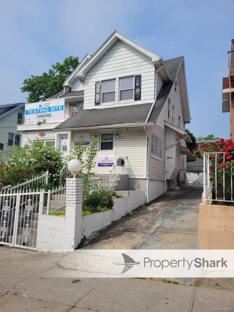 Photograph of 8734 169th Street
