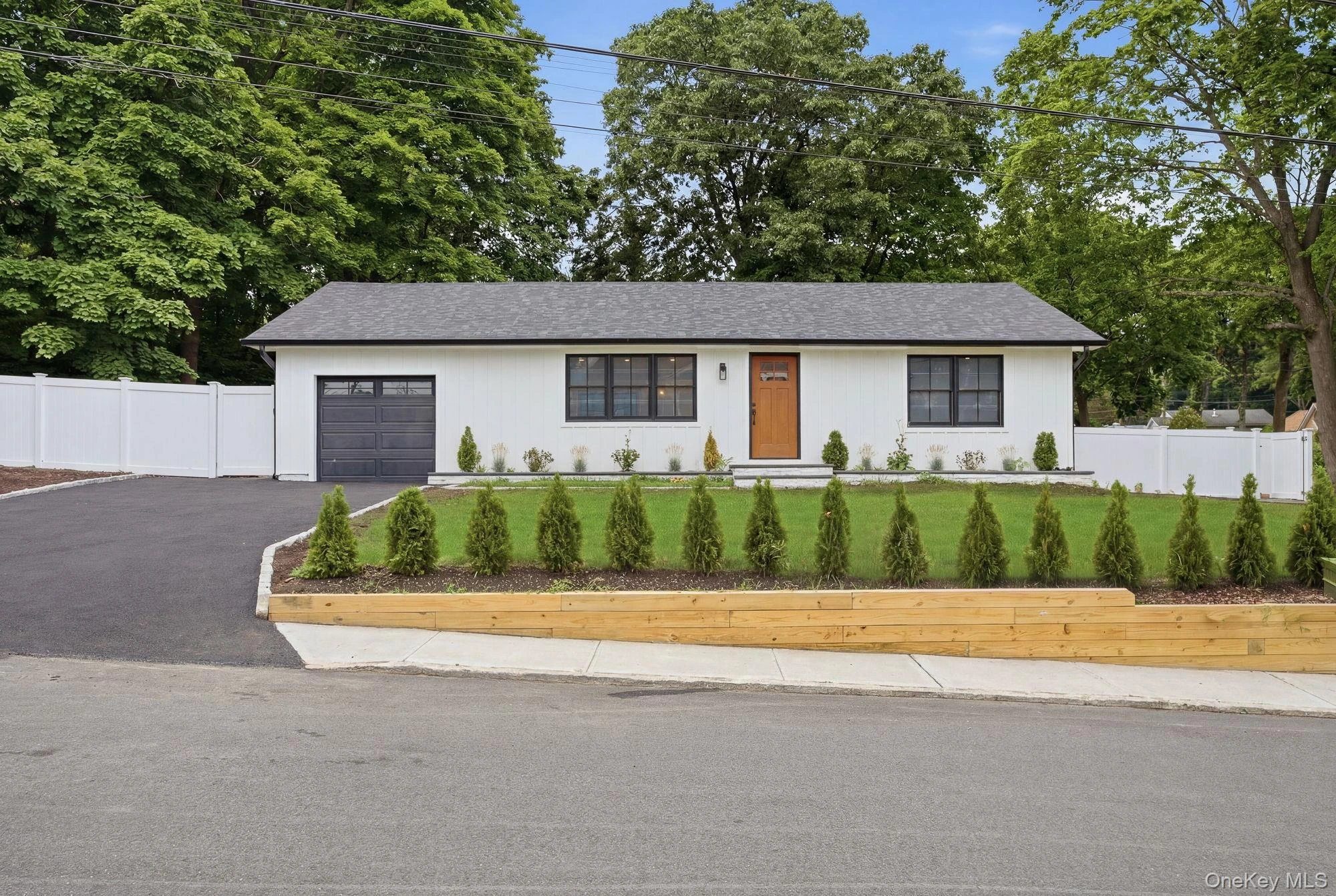 Photograph of 85 Kenneth Avenue