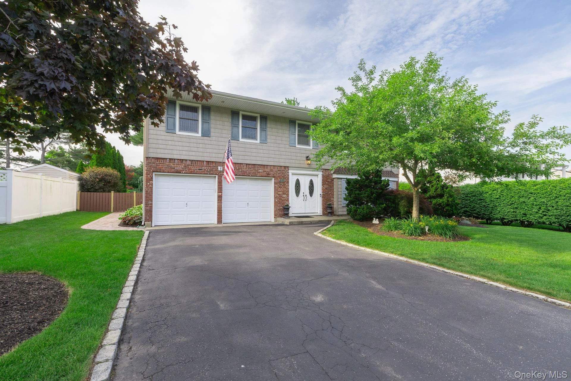 Photograph of 19 Knoll Lane
