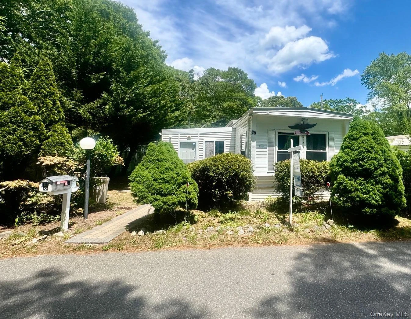 Photograph of 620 #25 Montauk Highway