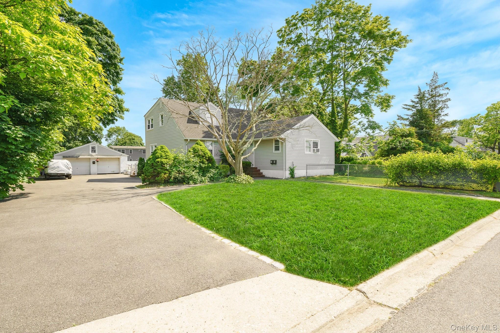 Photograph of 733 14th Street