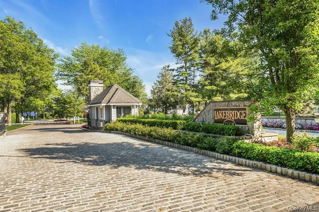 Photograph of 38 Lakebridge Drive