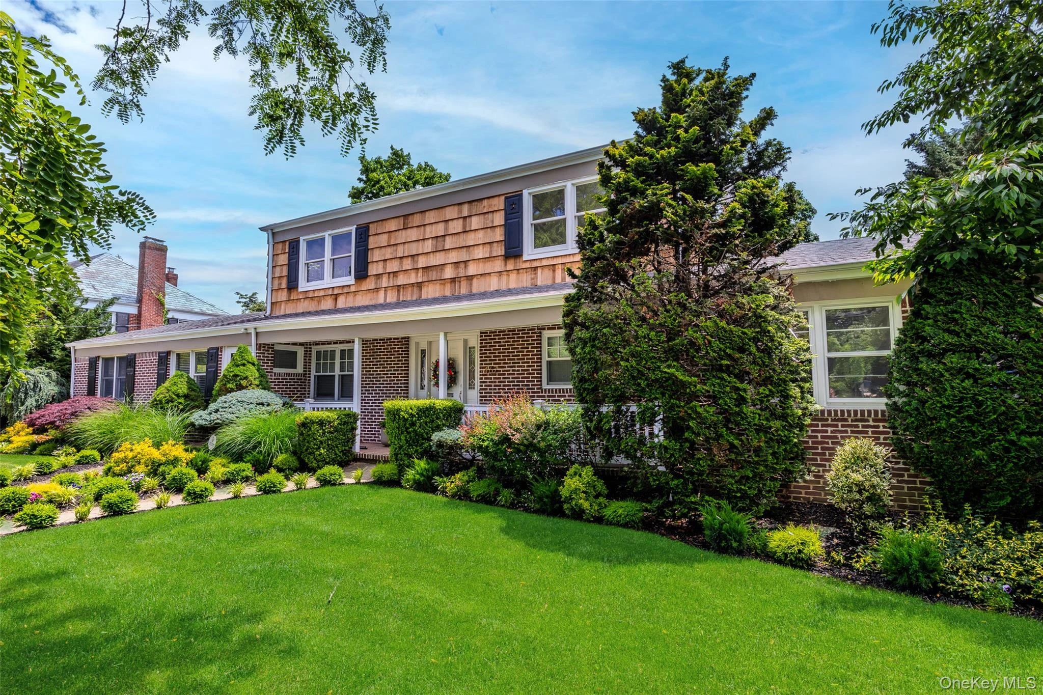 Photograph of 467 Hempstead Avenue