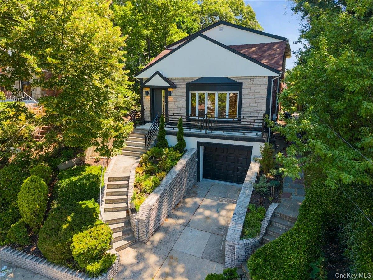 Photograph of 8549 Avon Street