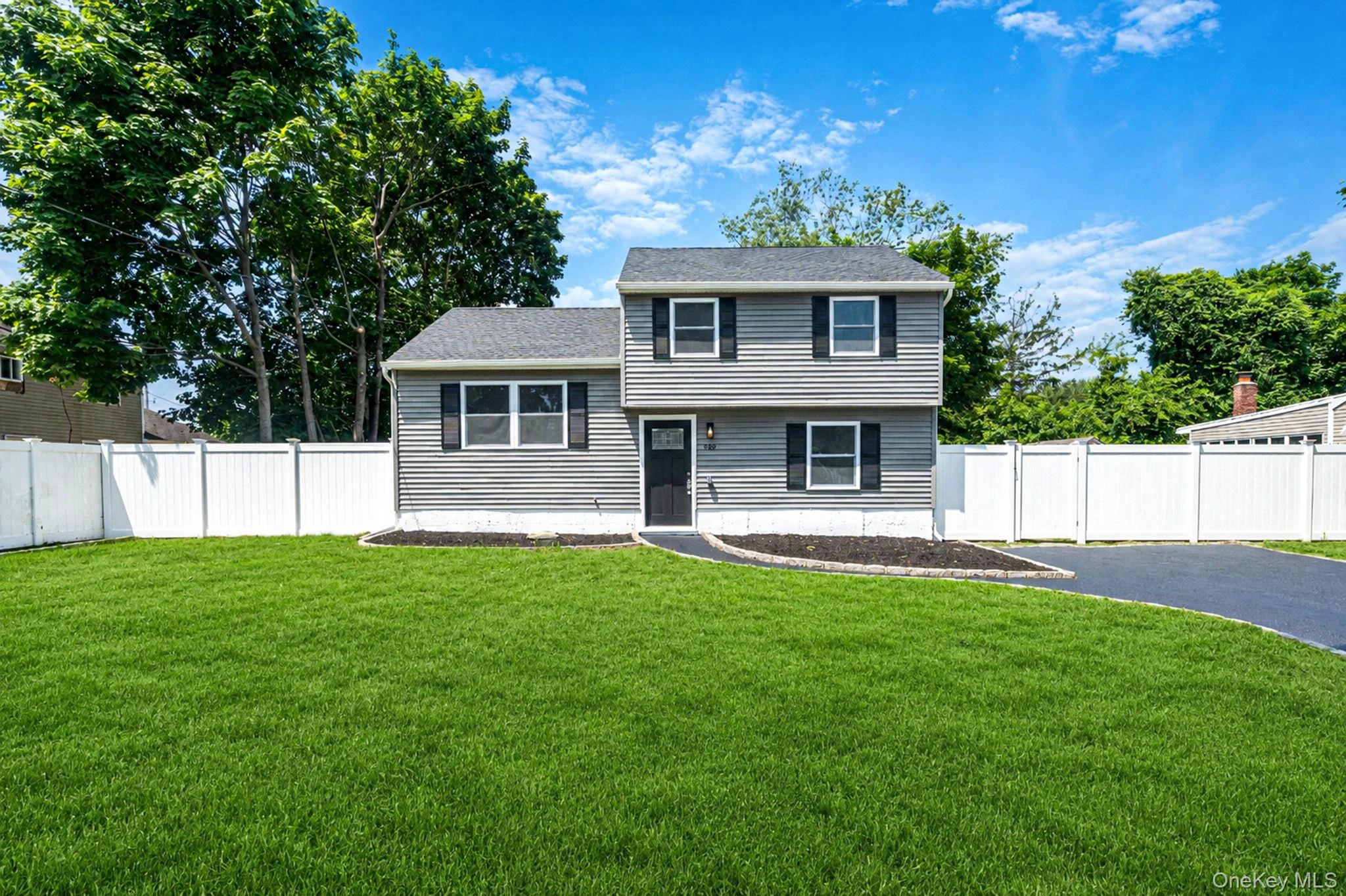 Photograph of 610 Americus Avenue