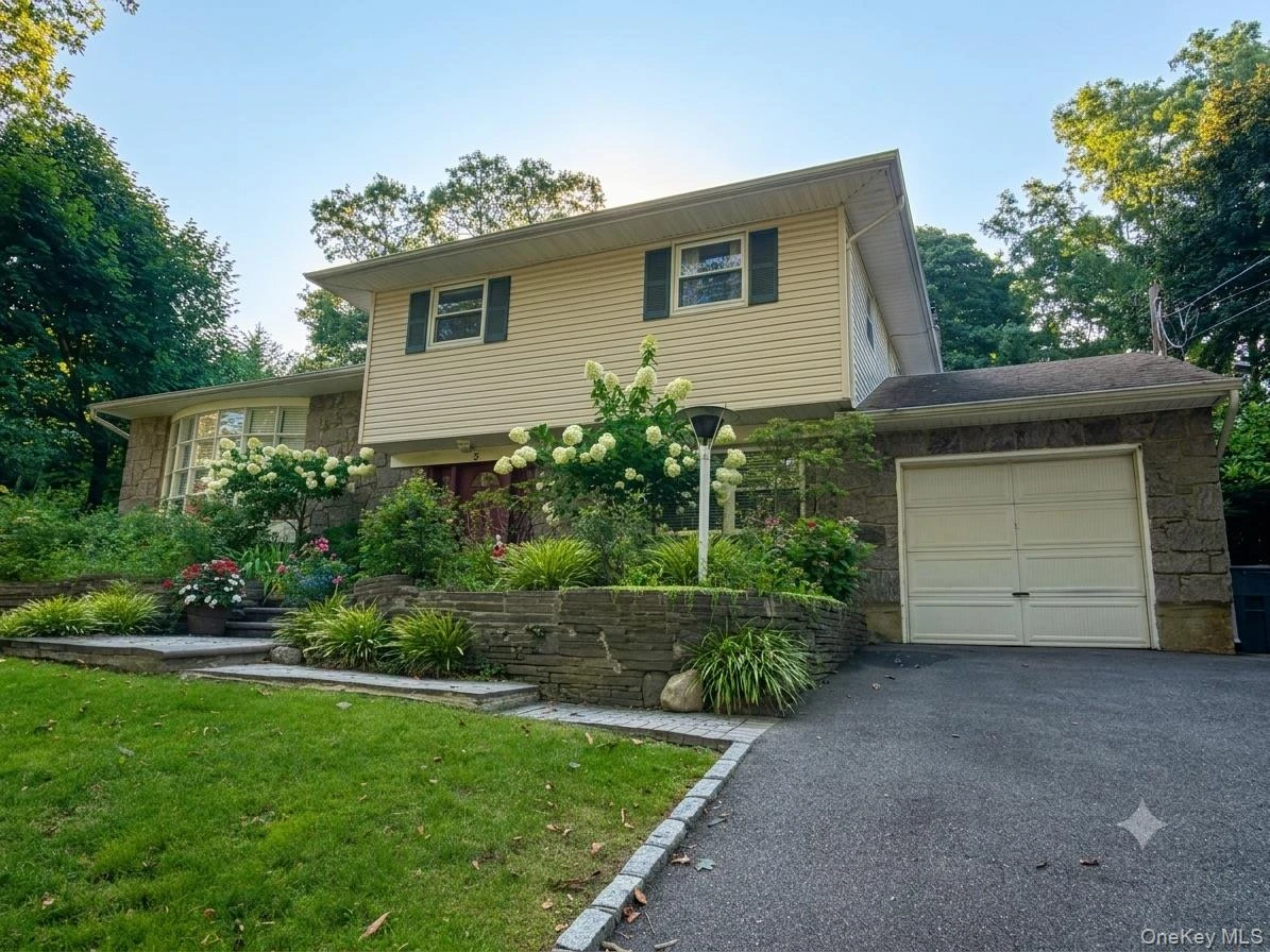 Photograph of 5 Highpoint Drive