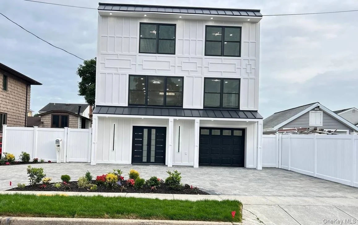 Photograph of 2450 Florin Court
