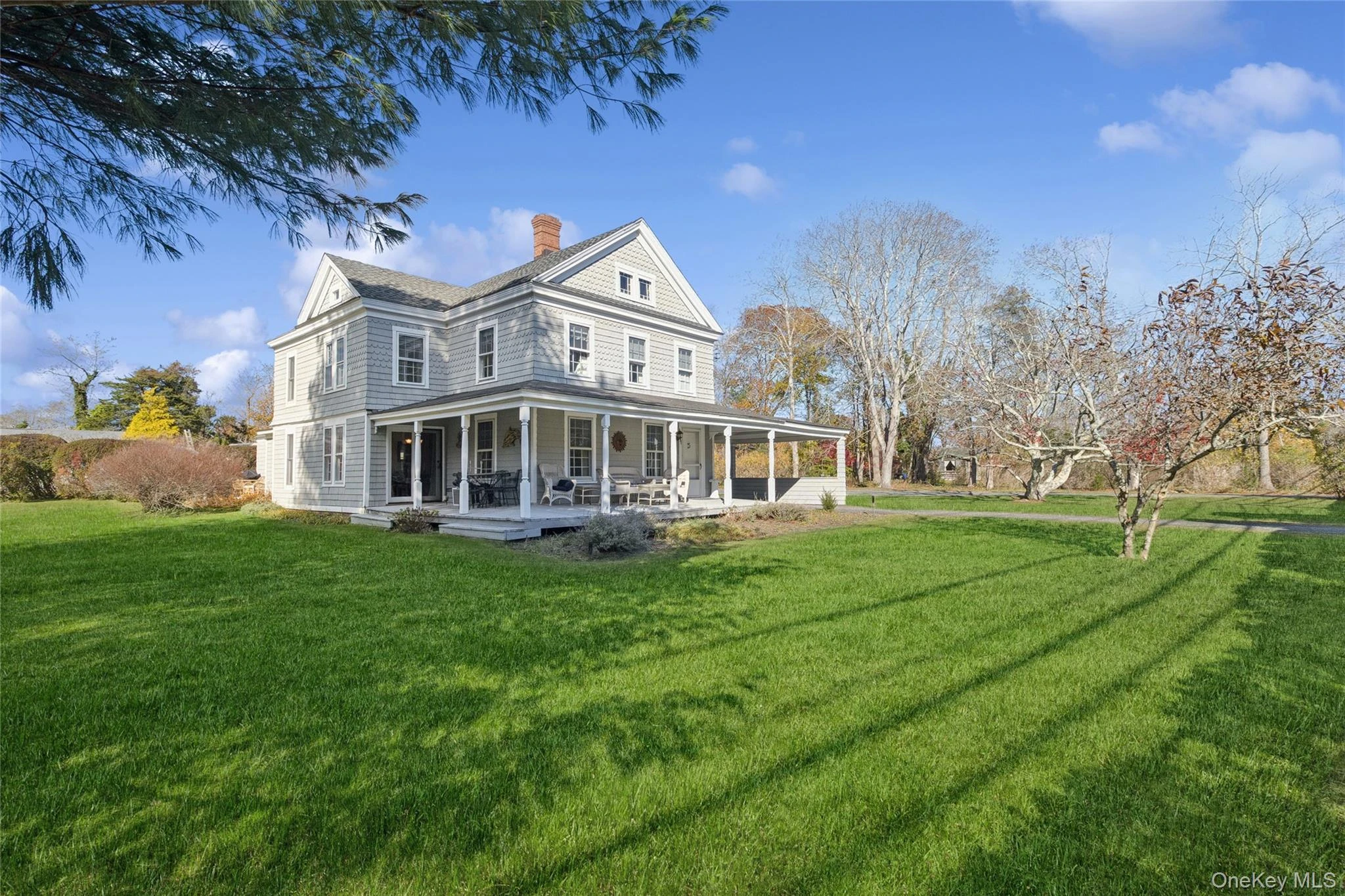 Photograph of 718 Montauk Highway