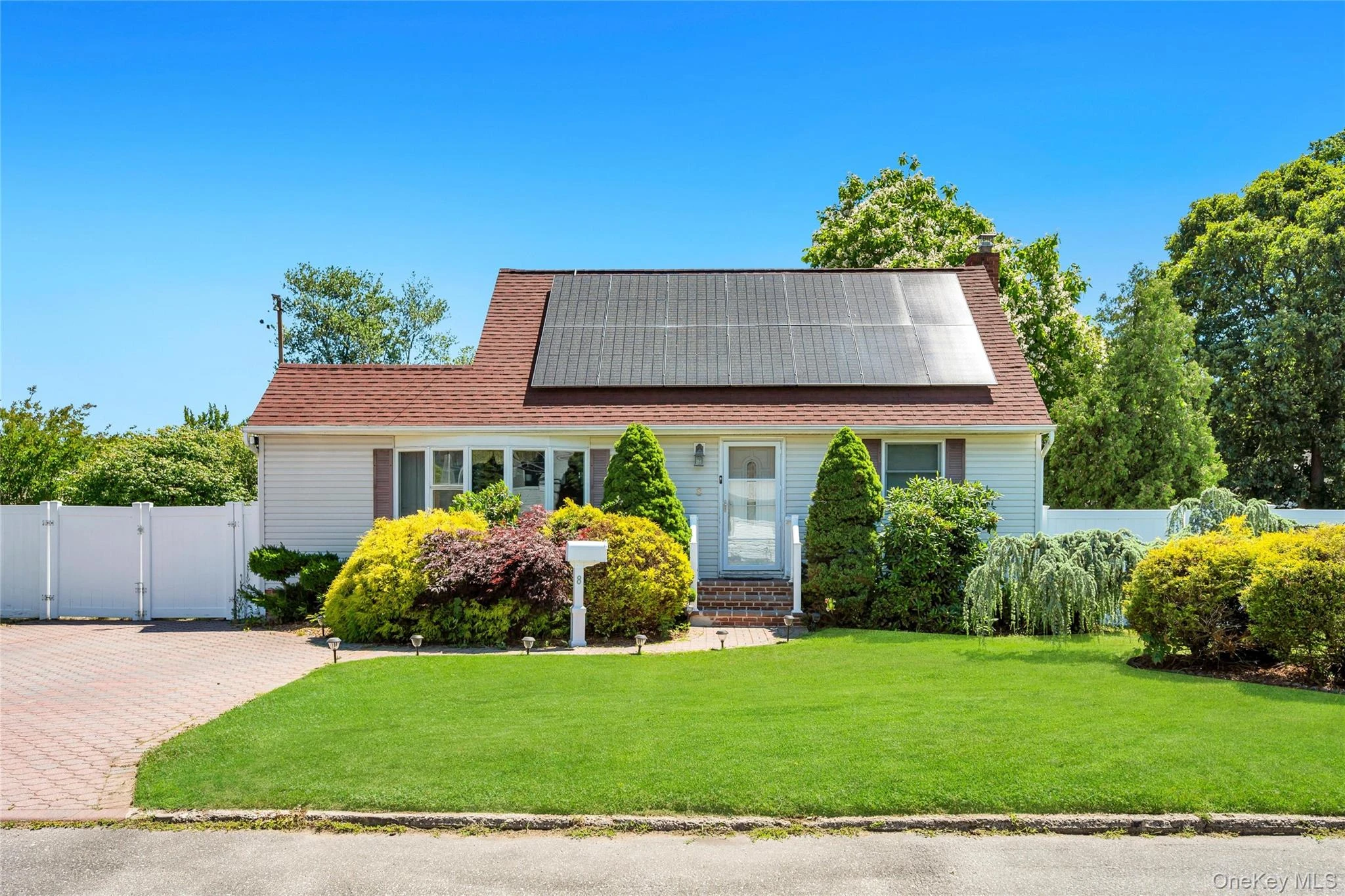 Photograph of 8 Wantagh Avenue