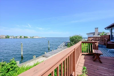 Photograph of 248 Harbor Lane
