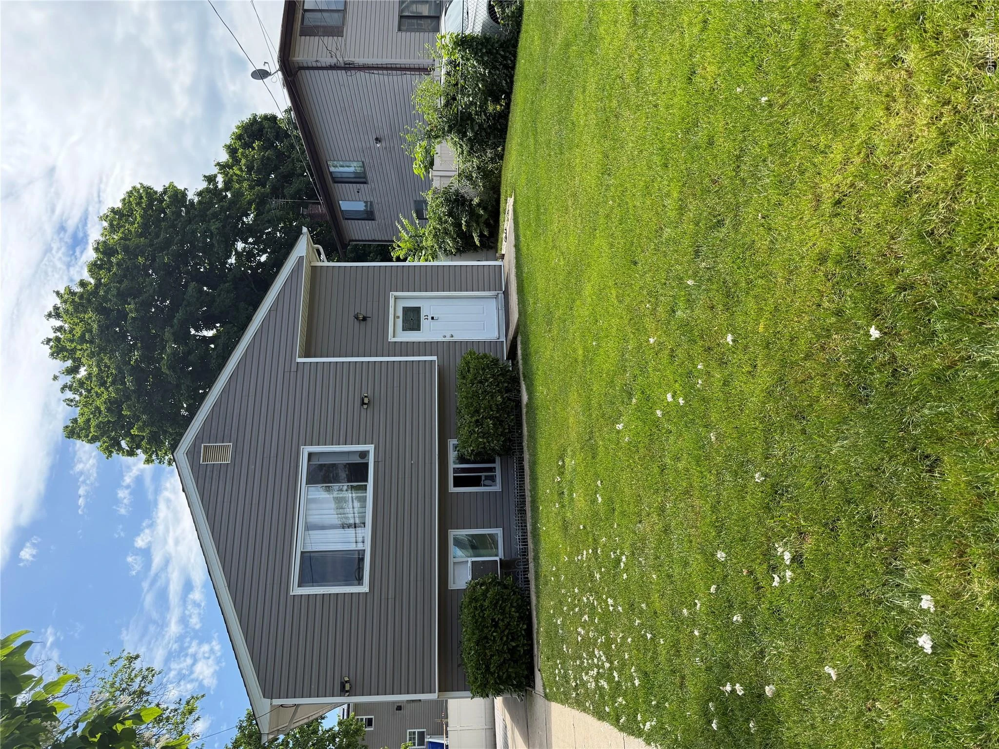 Photograph of 33 Washington Avenue