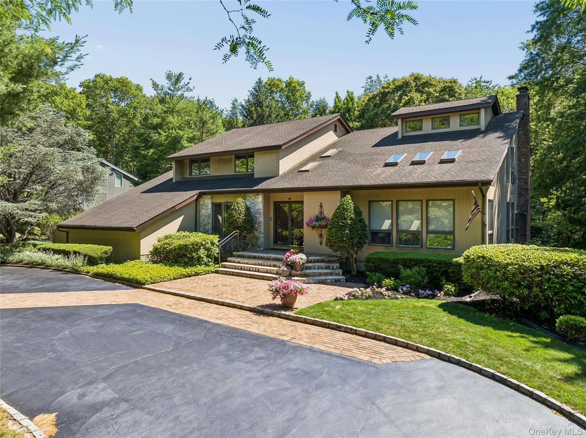 Photograph of 8 Deanna Court