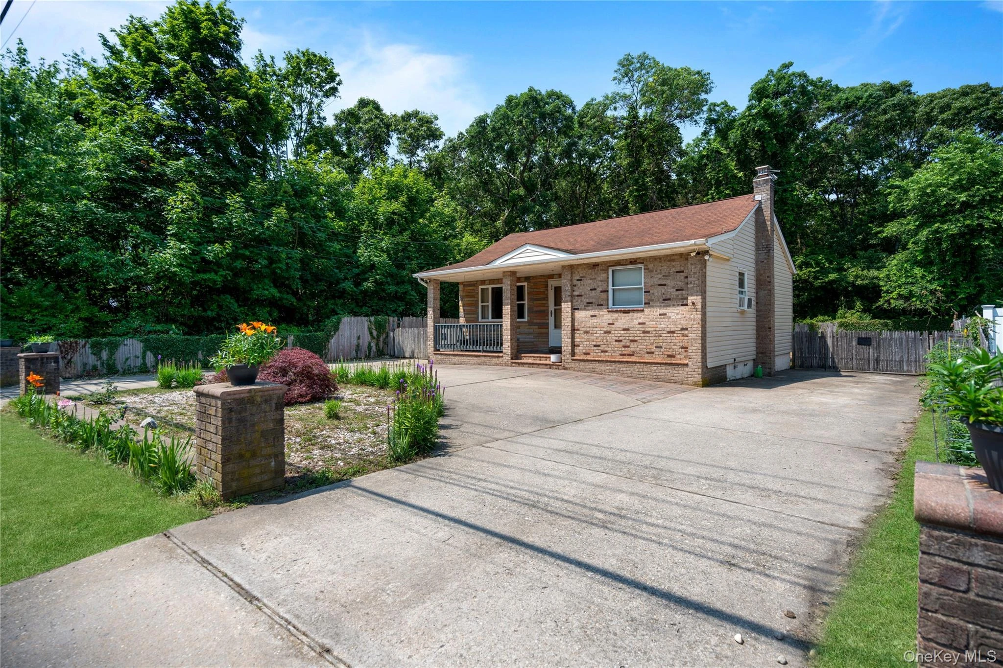 Photograph of 32 Juniper Avenue