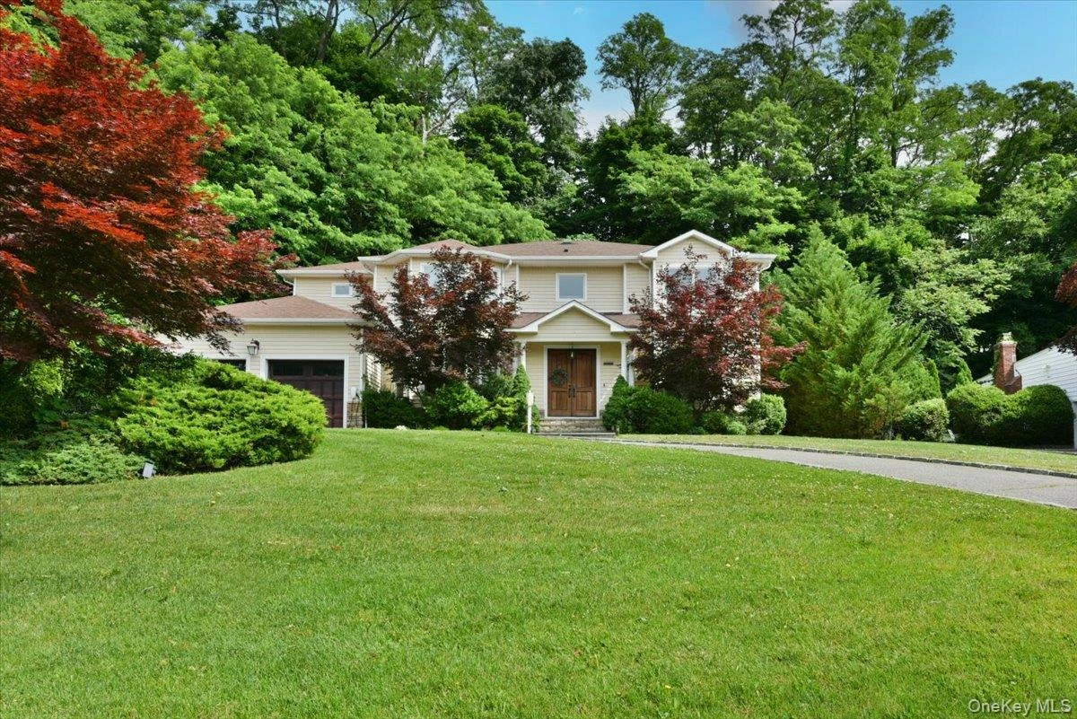 Photograph of 245 Harbor Hill Road