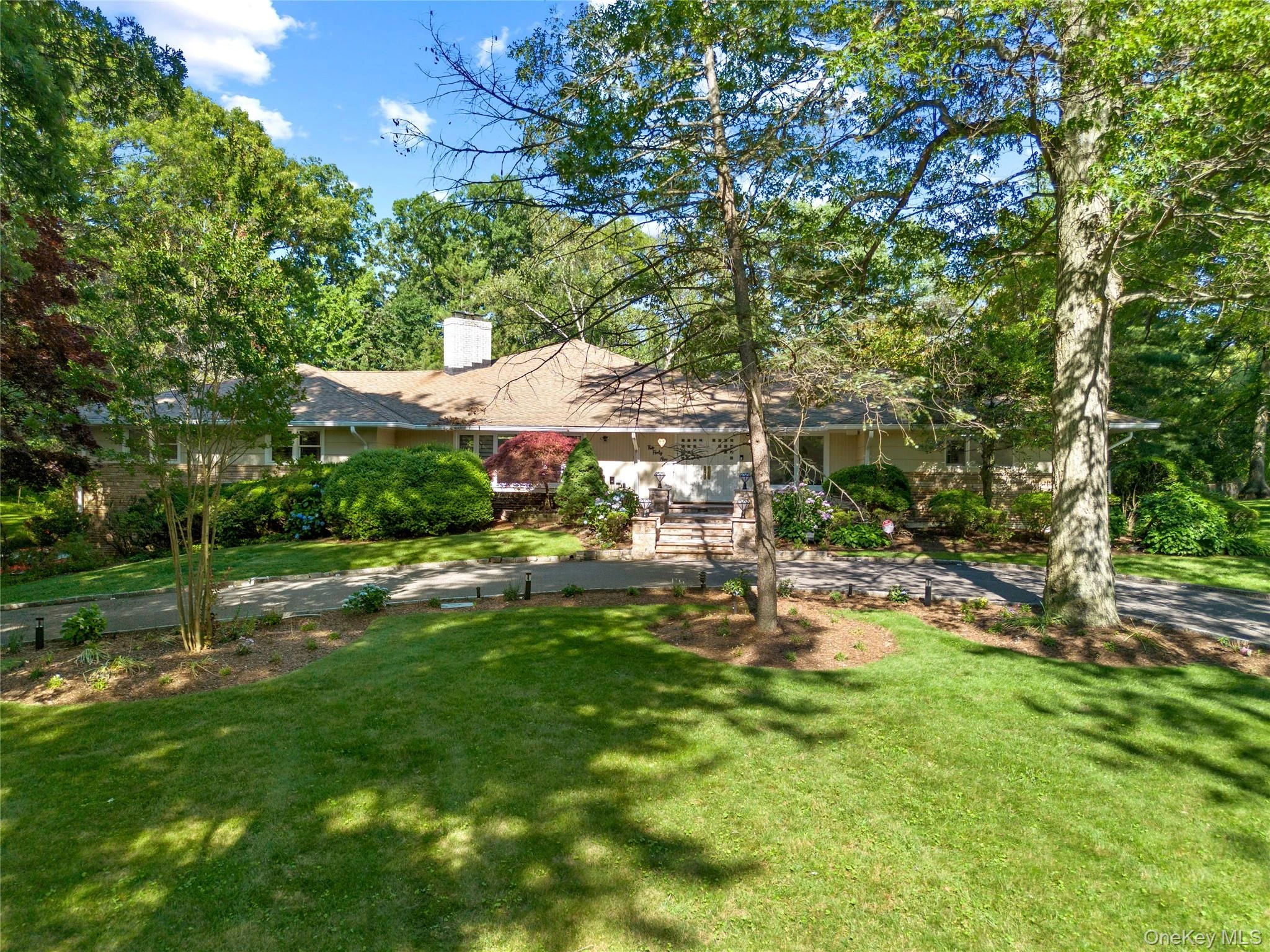 Photograph of 249 Glen Cove Road