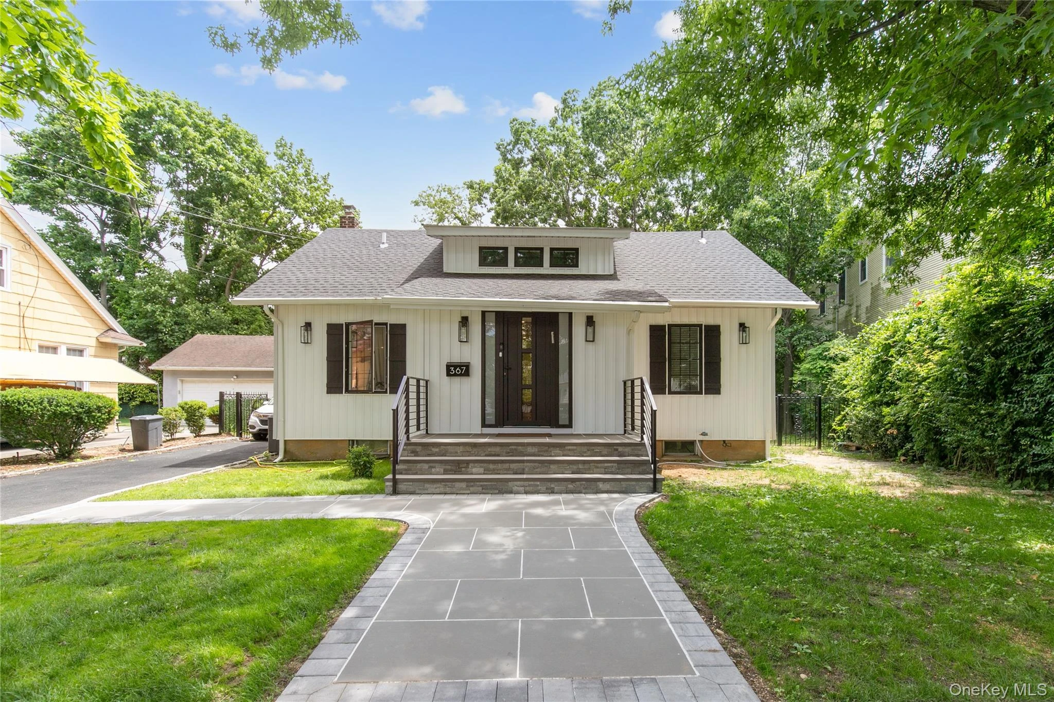 Photograph of 367 Summit Avenue