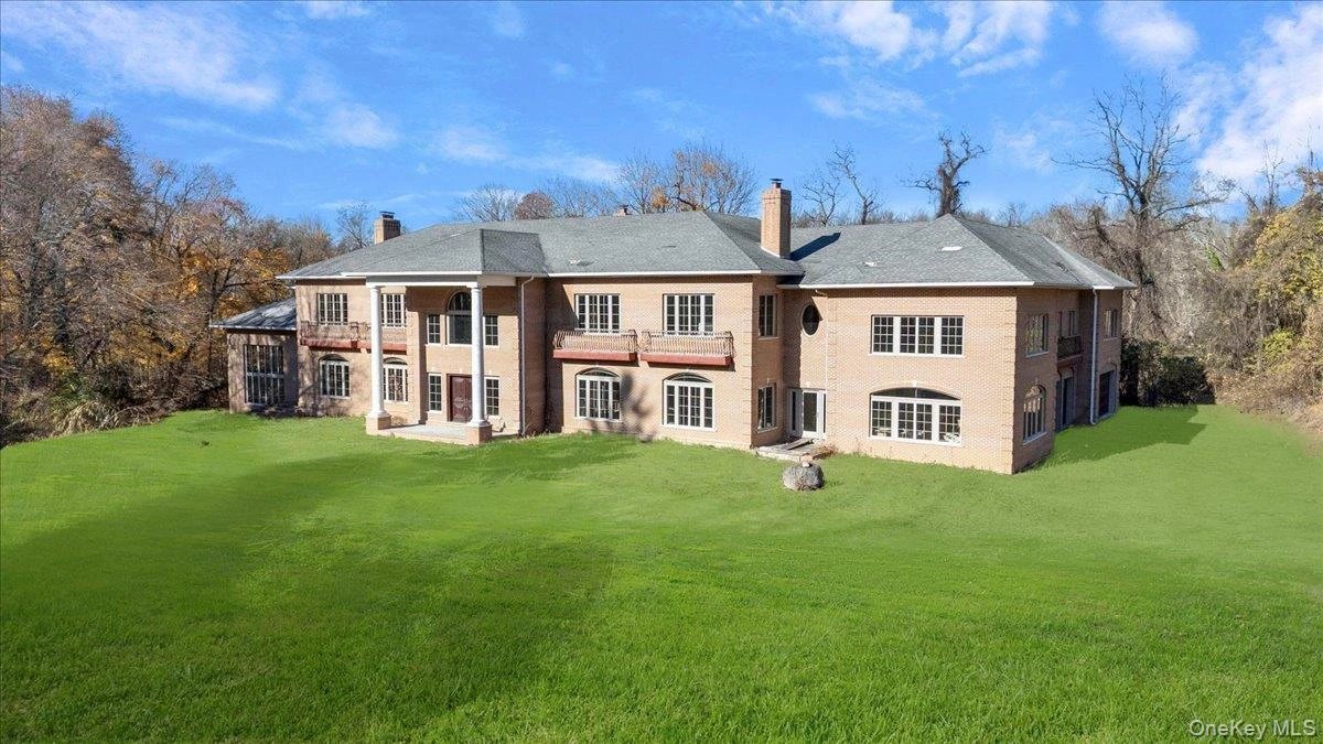 Photograph of 1 Penny Pond Court