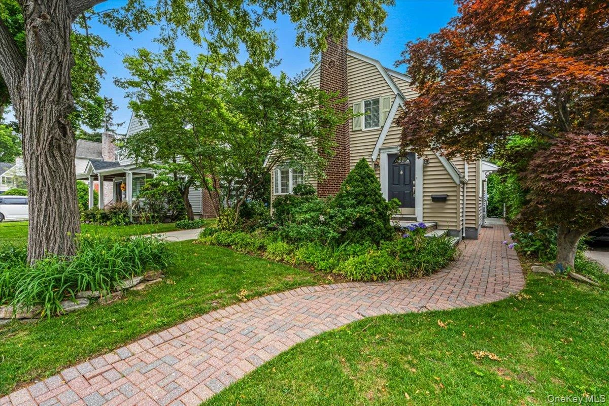 Photograph of 84 Fernwood Terrace
