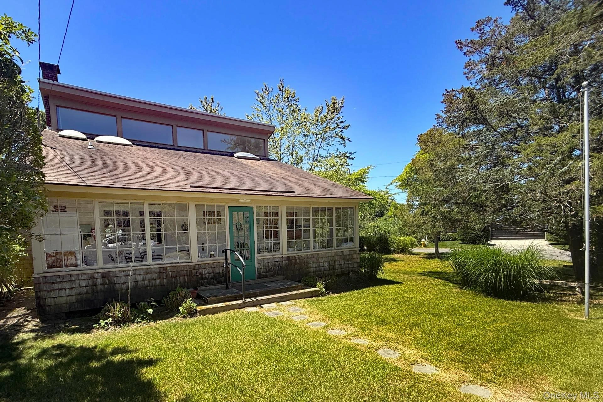 Photograph of 30 Edgemere Drive