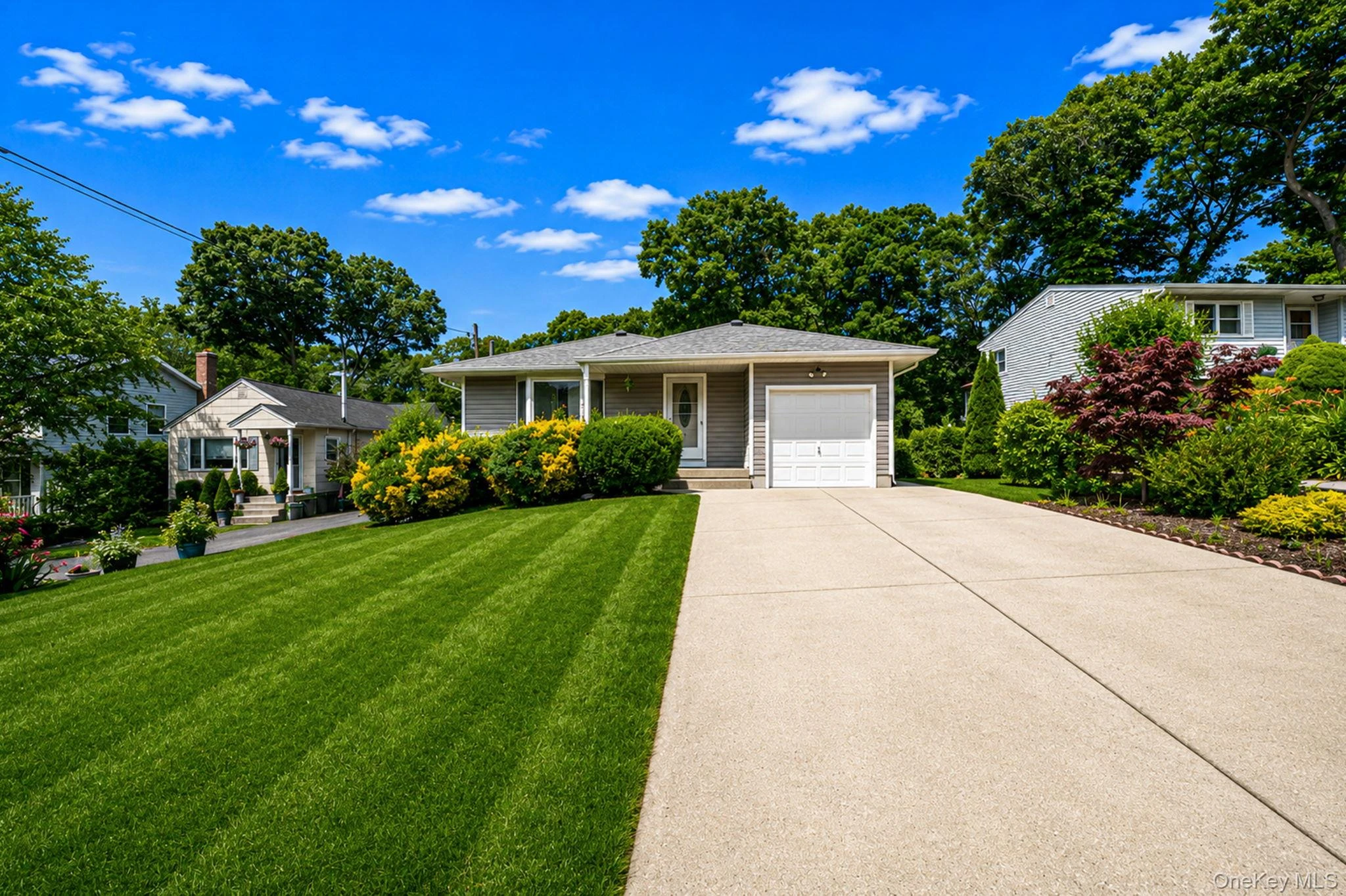 Photograph of 390 Blue Point Road