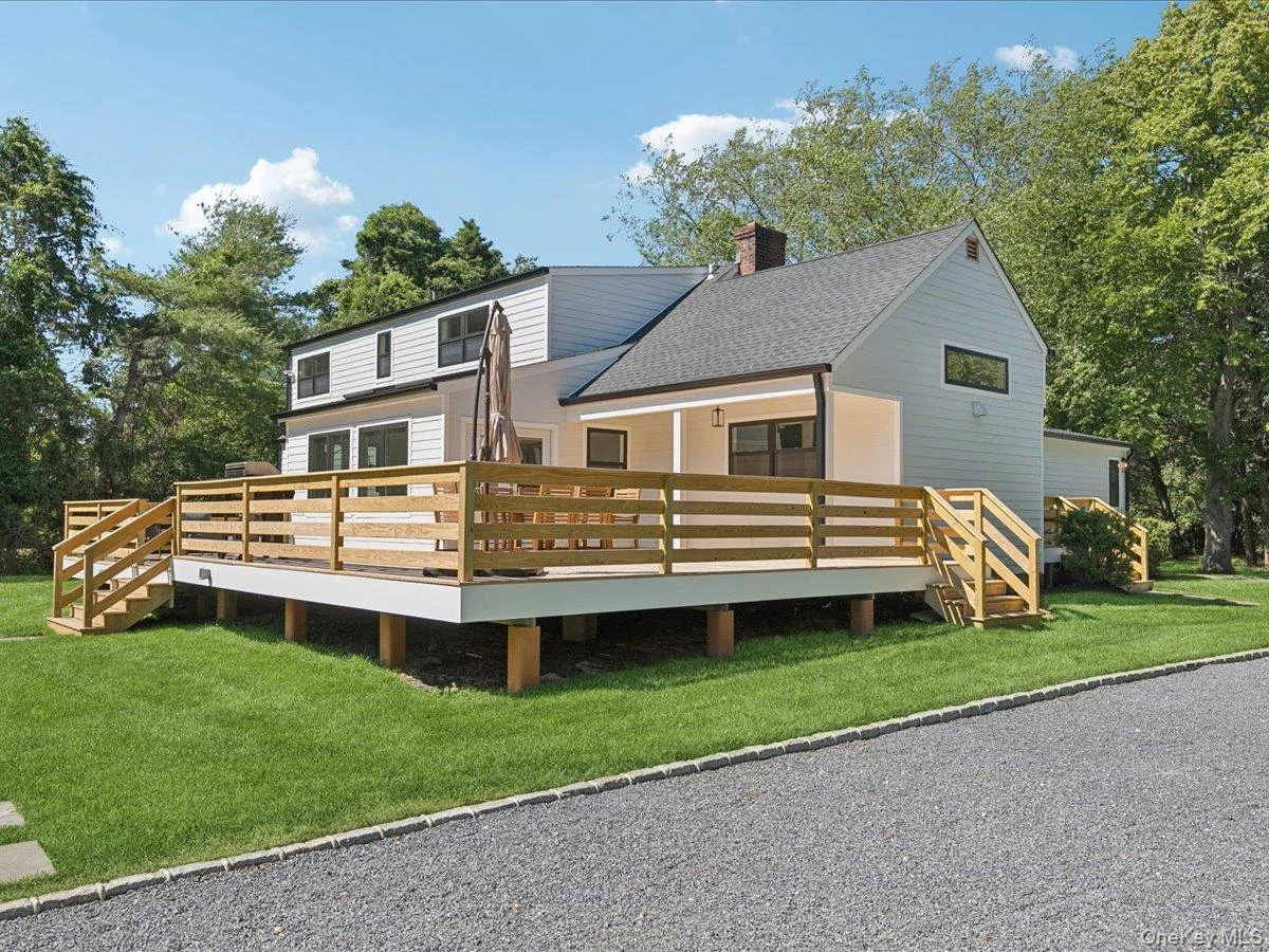 Photograph of 1579 Sea Road
