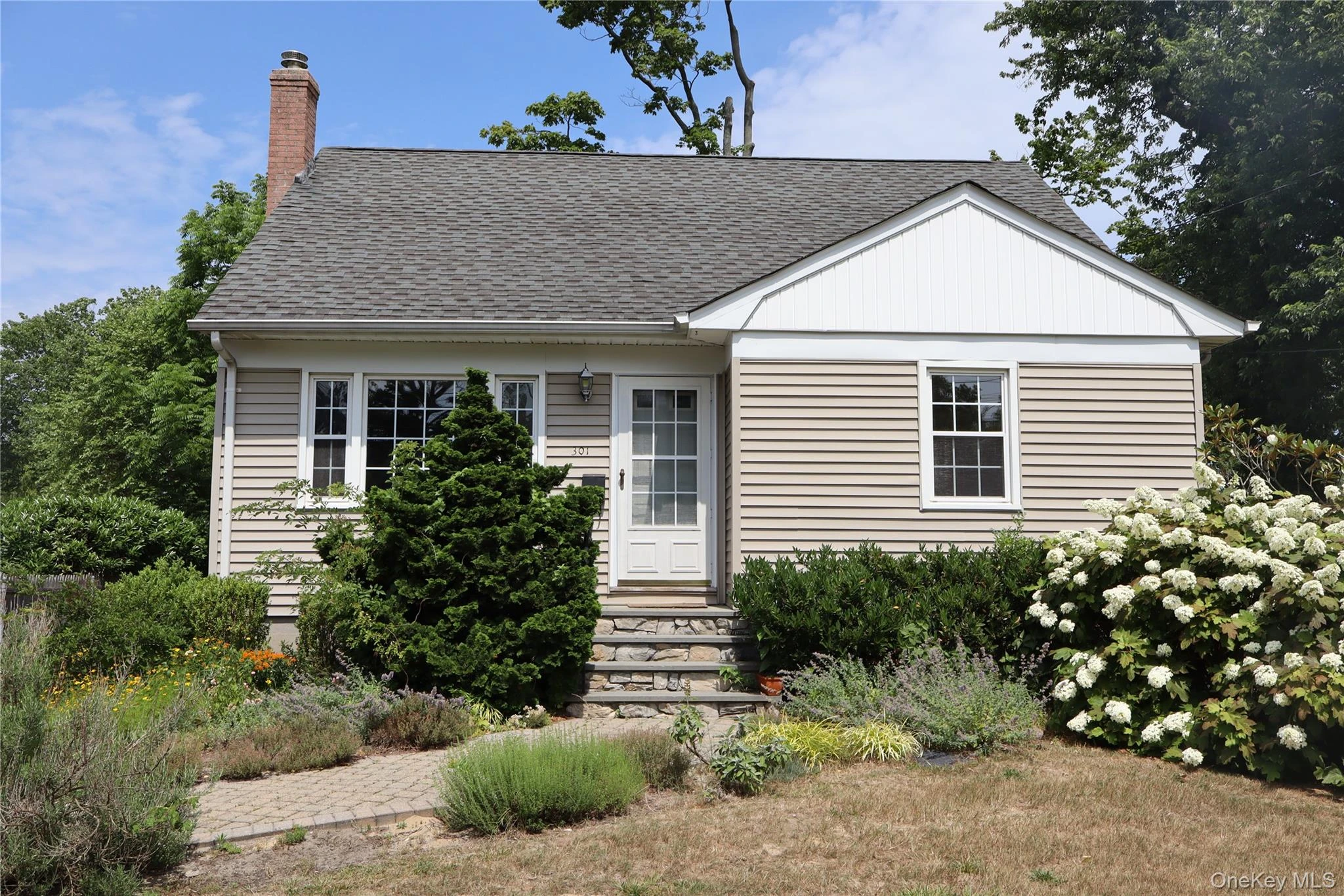 Photograph of 301 Foster Avenue
