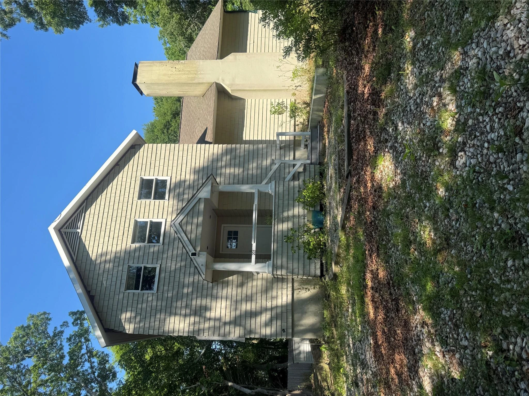 Photograph of 203 Head Of Pond Road