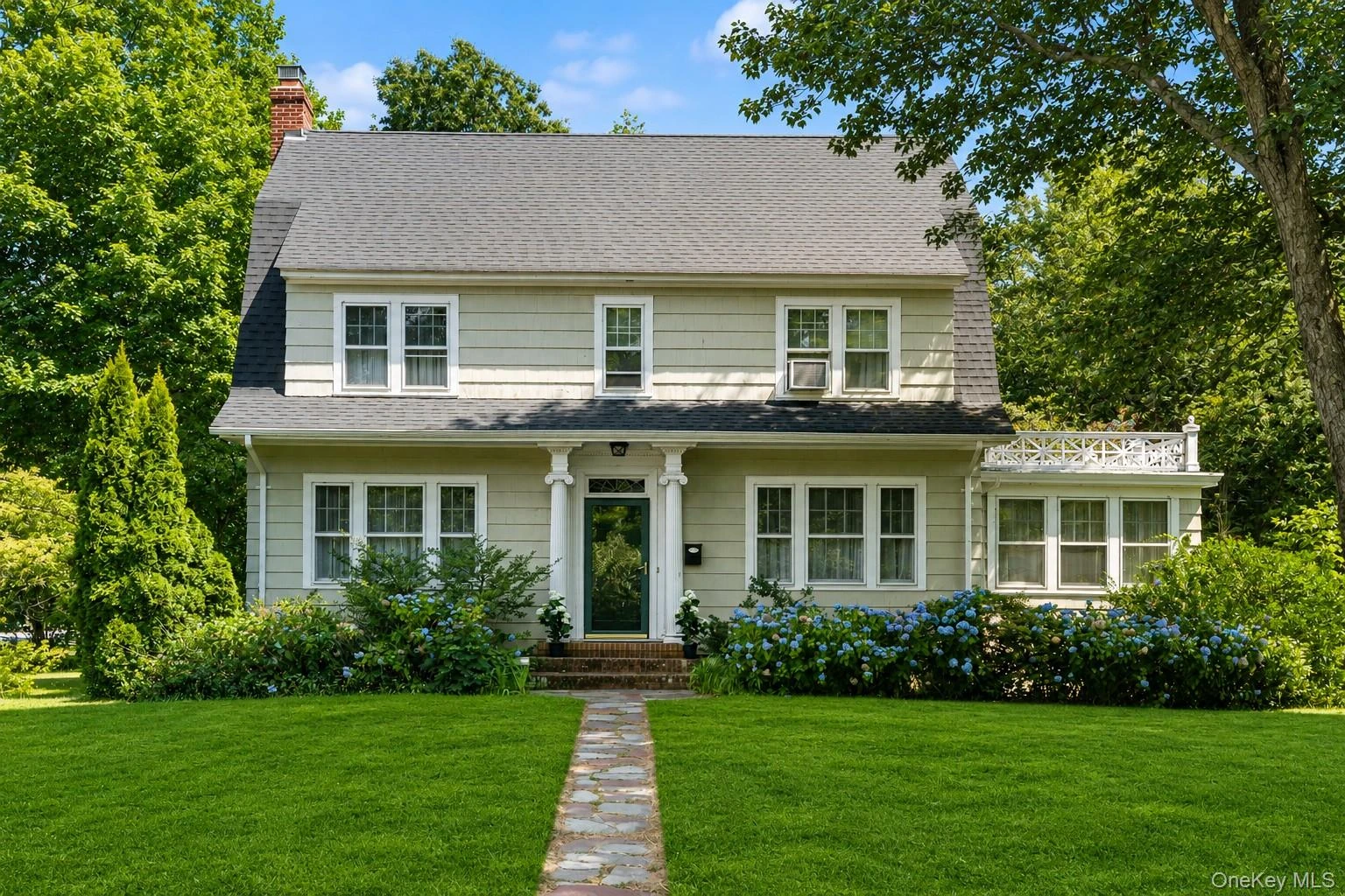 Photograph of 1 Lakeview Avenue